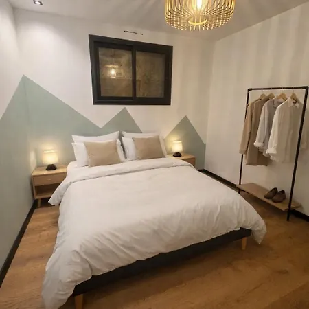 Superbe Moderne Au Calme Et Proche De La