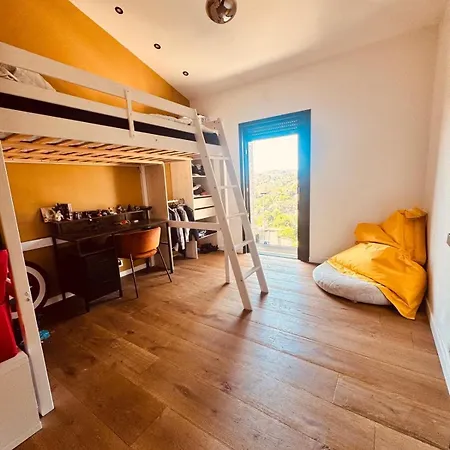 Superbe Moderne Au Calme Et Proche De La