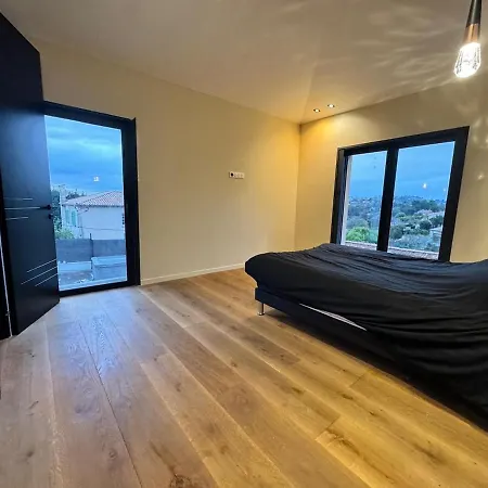 Superbe Moderne Au Calme Et Proche De La Villa Vallauris